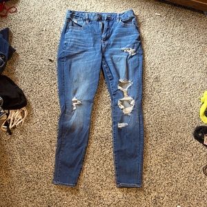 American Eagle distressed blue jeans